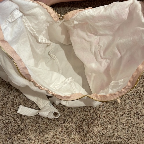 Benefit Laughter is the Best Cosmetic Backpack - Picture 7 of 9